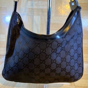 Gucci Monogrammed shoulder bag ponchette black